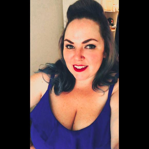 Meet your Posher, Mindy - Picture 1 of 1